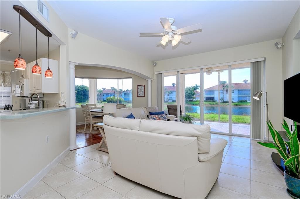 3303 Twilight Ln 5101, Naples, FL 34109-8