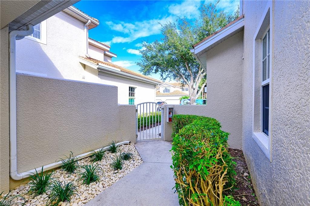 3303 Twilight Ln 5101, Naples, FL 34109-4