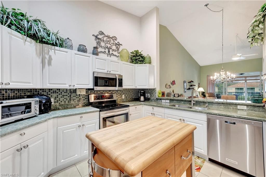 3055 Horizon Ln 1706, Naples, FL 34109-7