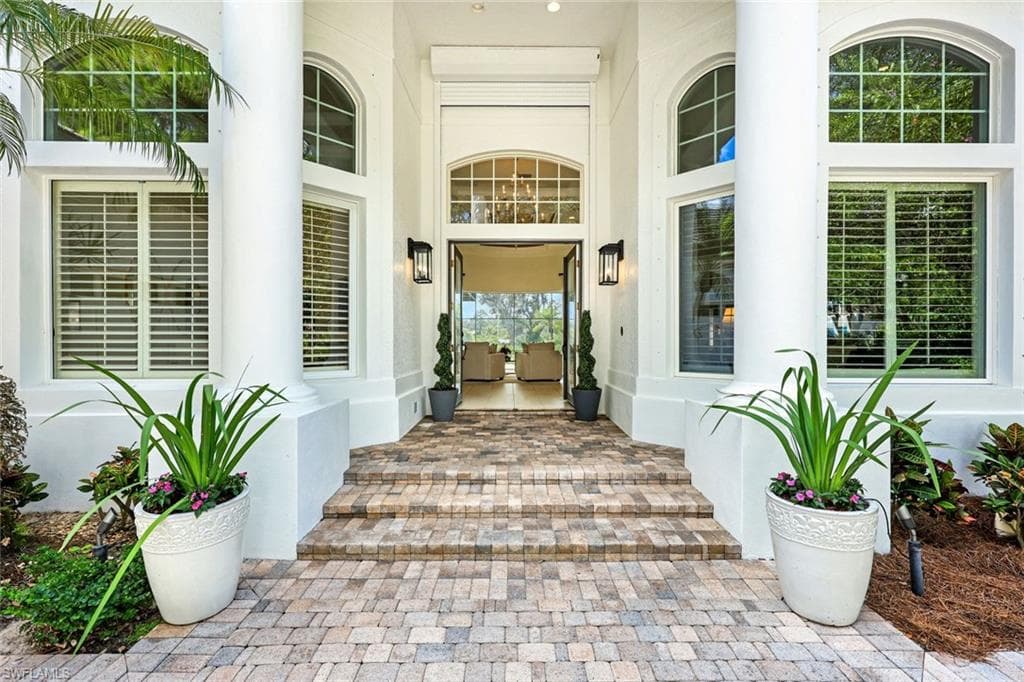 1483 Gormican Ln, Naples, FL 34110-8