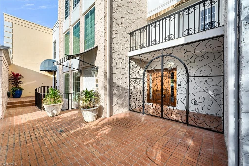 4000 Gulf Shore Blvd N 1400, Naples, FL 34103-3