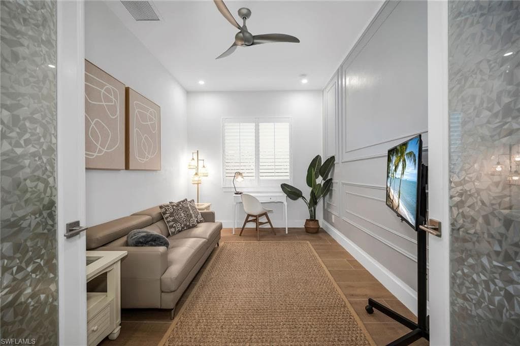 789 109th Ave N, Naples, FL 34108-9