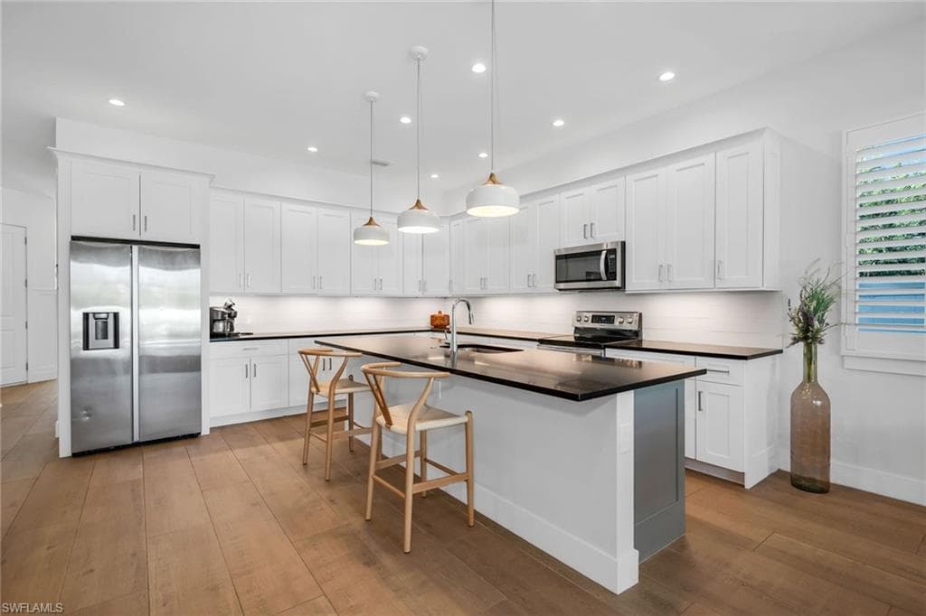 789 109th Ave N, Naples, FL 34108-3