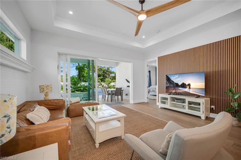 789 109th Ave N, Naples, FL 34108-4