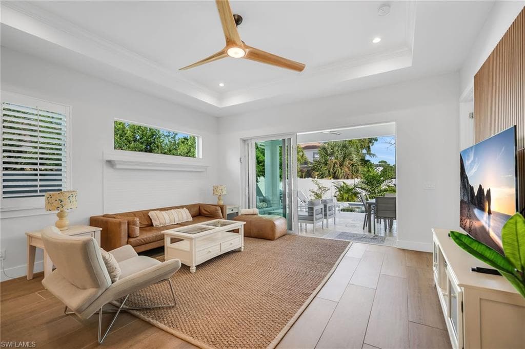 789 109th Ave N, Naples, FL 34108-5