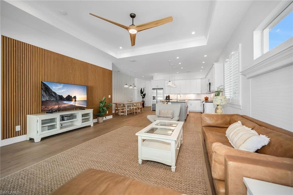 789 109th Ave N, Naples, FL 34108-7