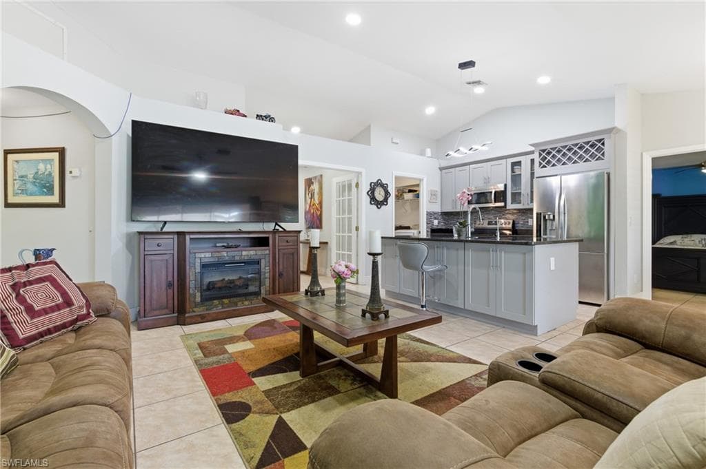 1206 5th Ave, Cape Coral, FL 33909-8