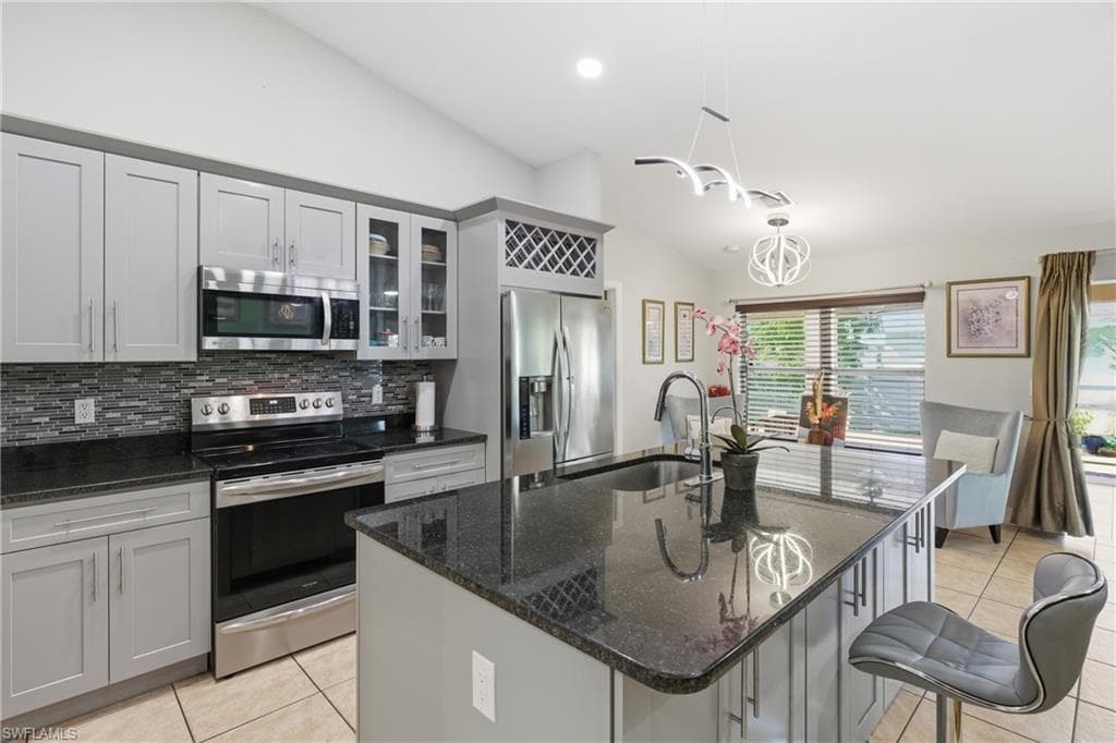 1206 5th Ave, Cape Coral, FL 33909-3