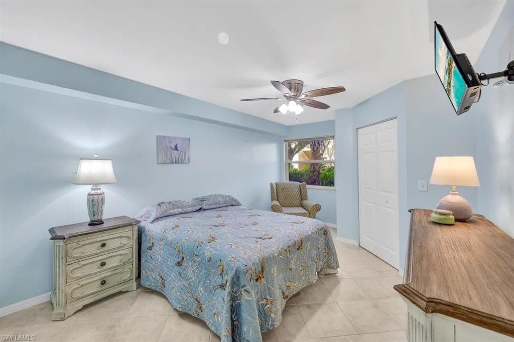 8960 Colonnades Ct E 916, Bonita Springs, FL 34135-10