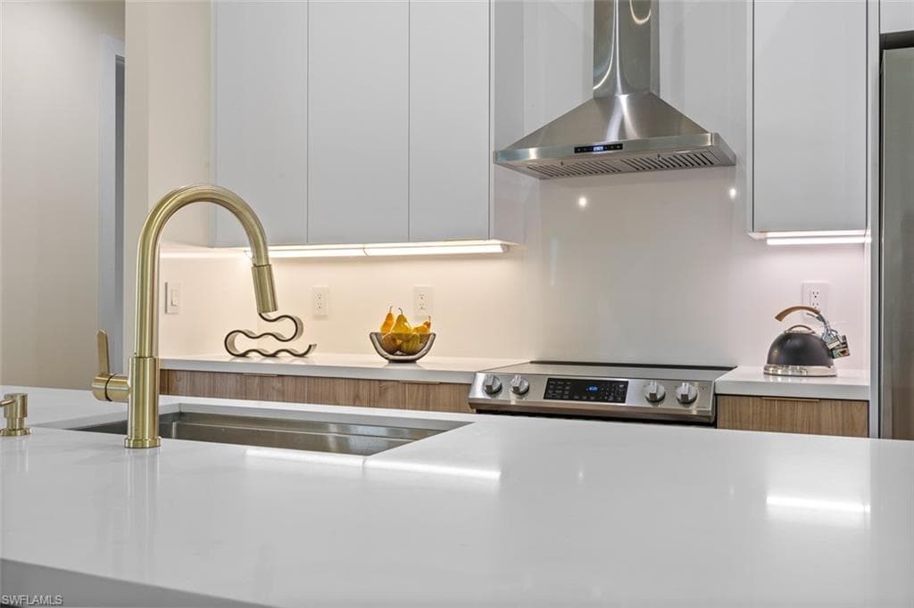 209 Kismet Pkwy E, Cape Coral, FL 33909-18