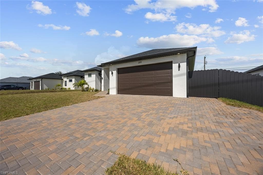 209 Kismet Pkwy E, Cape Coral, FL 33909-33