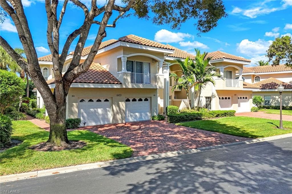 8453 Abbington Cir 8, Naples, FL 34108-9