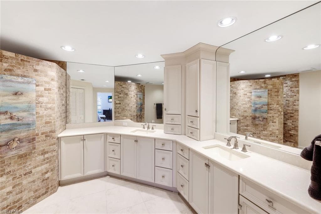 8453 Abbington Cir 8, Naples, FL 34108-24