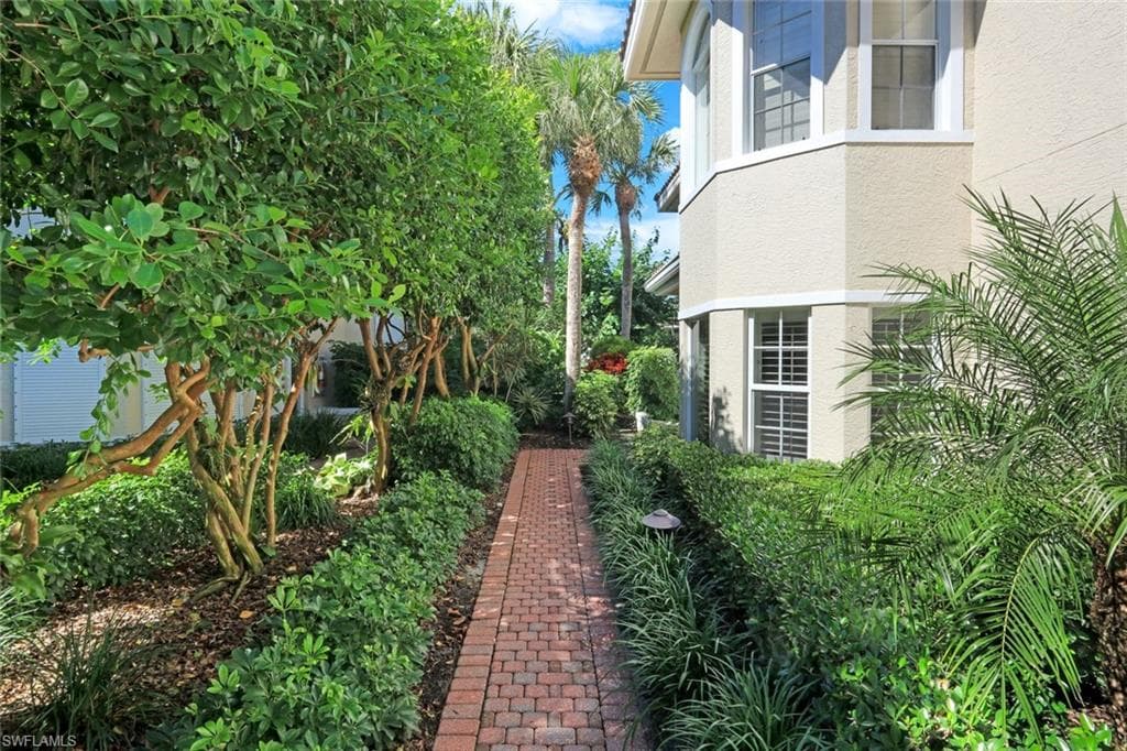 8453 Abbington Cir 8, Naples, FL 34108-3