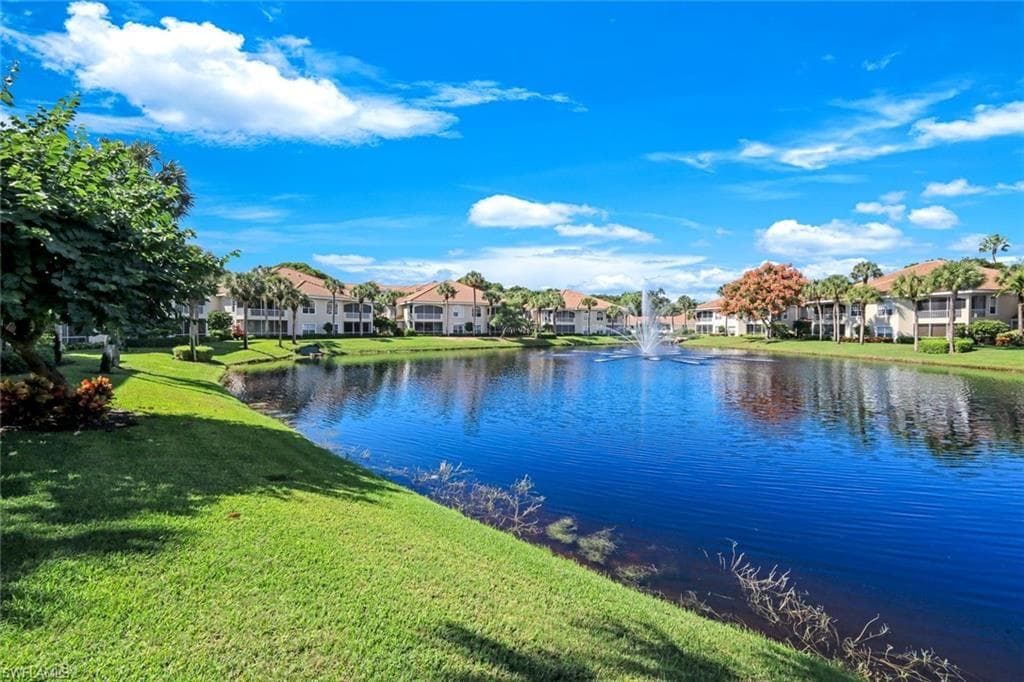 8453 Abbington Cir 8, Naples, FL 34108-5