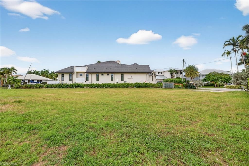 1693 Bonita Ct, Naples, FL 34102-6