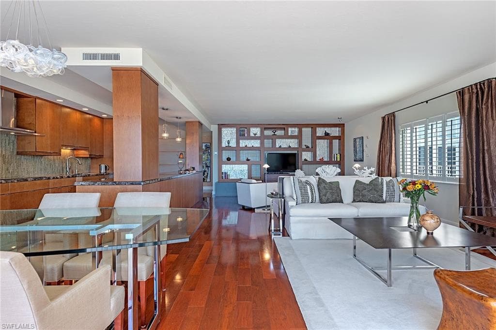 3401 Gulf Shore Blvd N 203, Naples, FL 34103-4