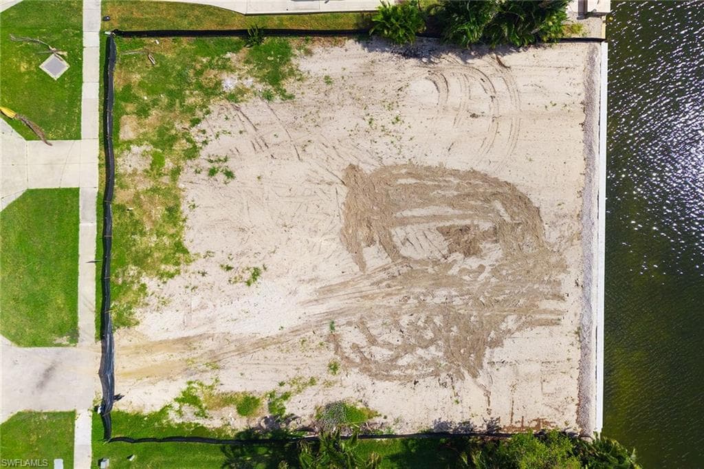 450 Barfield Dr, Marco Island, FL 34145-9