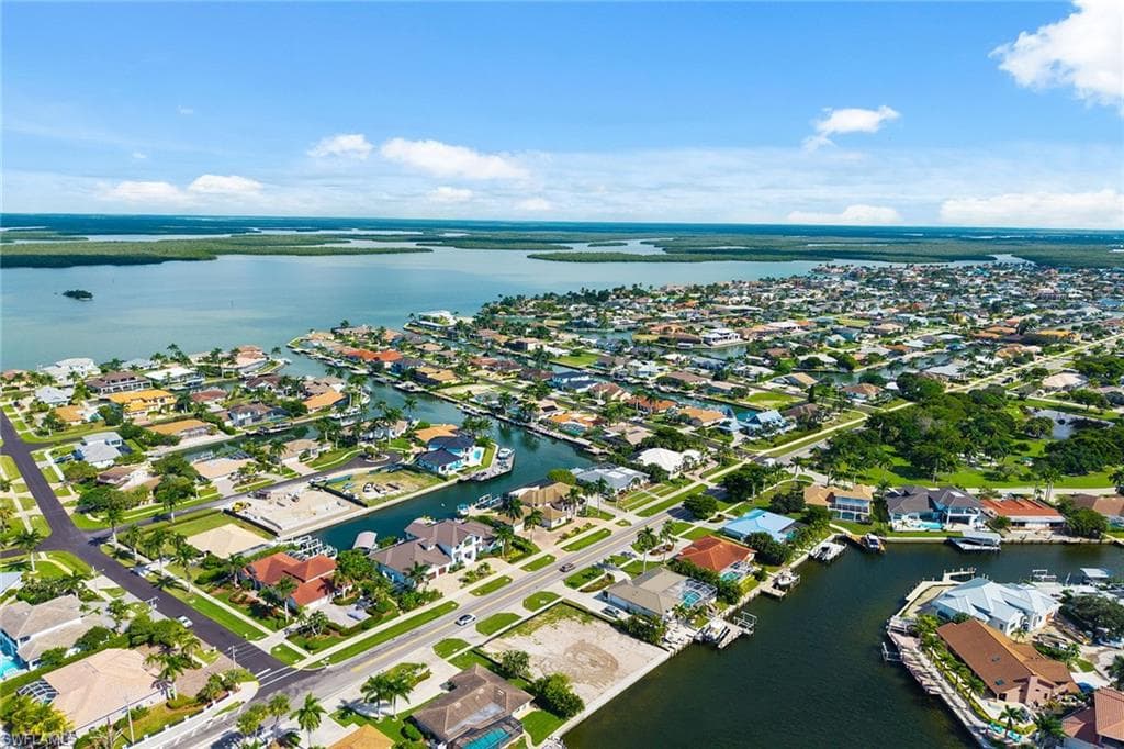 450 Barfield Dr, Marco Island, FL 34145-17