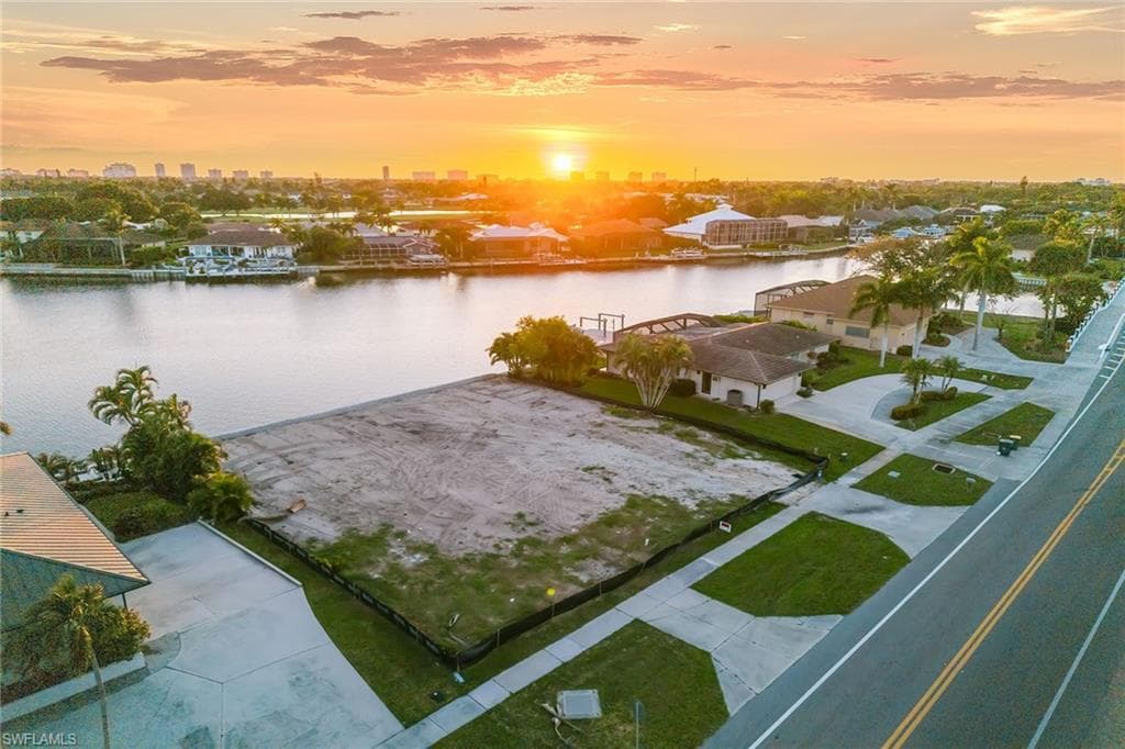 450 Barfield Dr, Marco Island, FL 34145-4