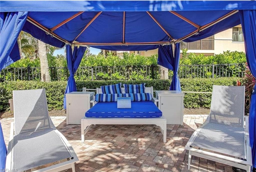 975 Sandpiper St A104, Naples, FL 34102-16