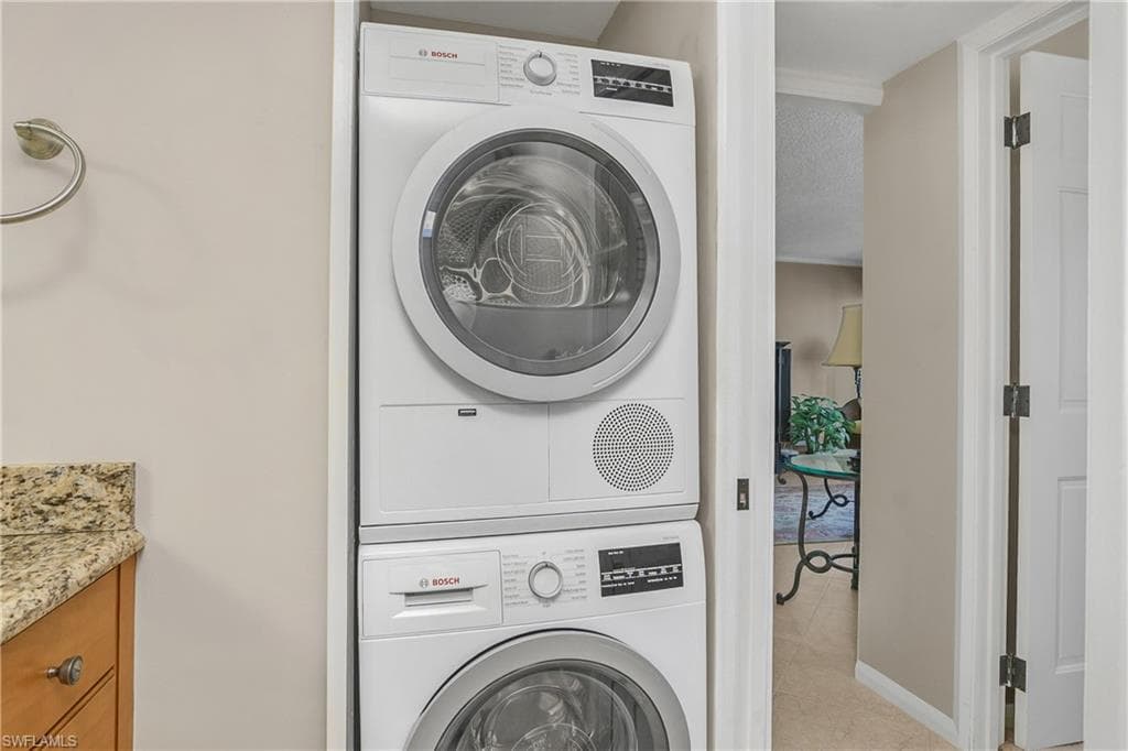 4005 Gulf Shore Blvd N 1405, Naples, FL 34103-16