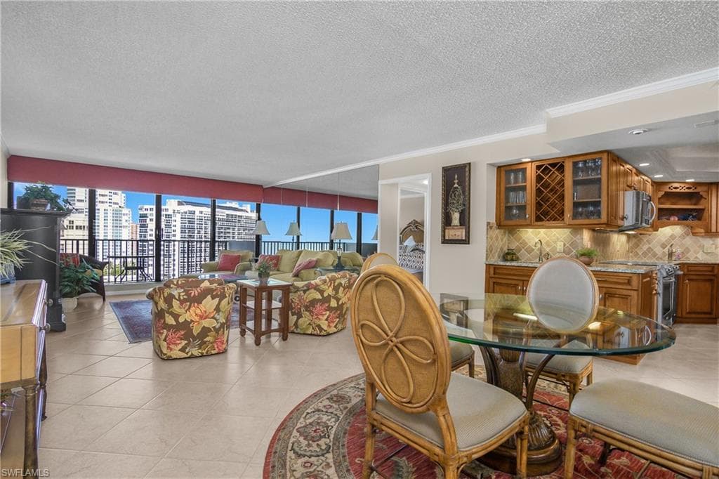 4005 Gulf Shore Blvd N 1405, Naples, FL 34103-4