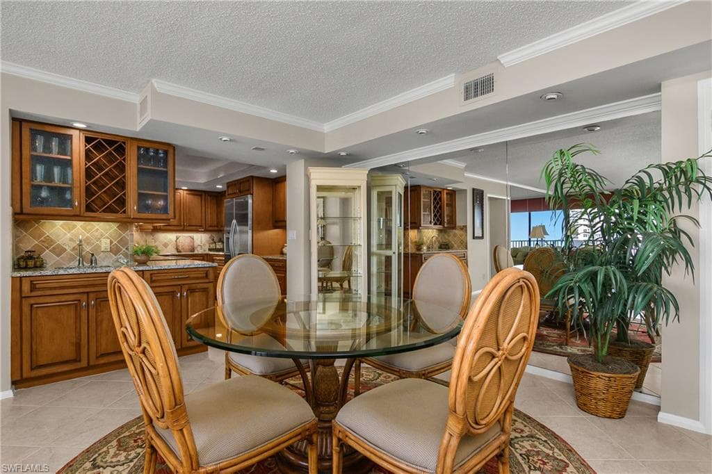 4005 Gulf Shore Blvd N 1405, Naples, FL 34103-5