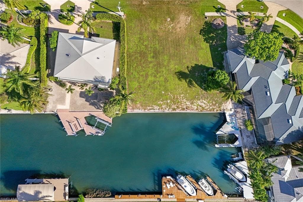 128 Bahama Ave, Marco Island, FL 34145-6