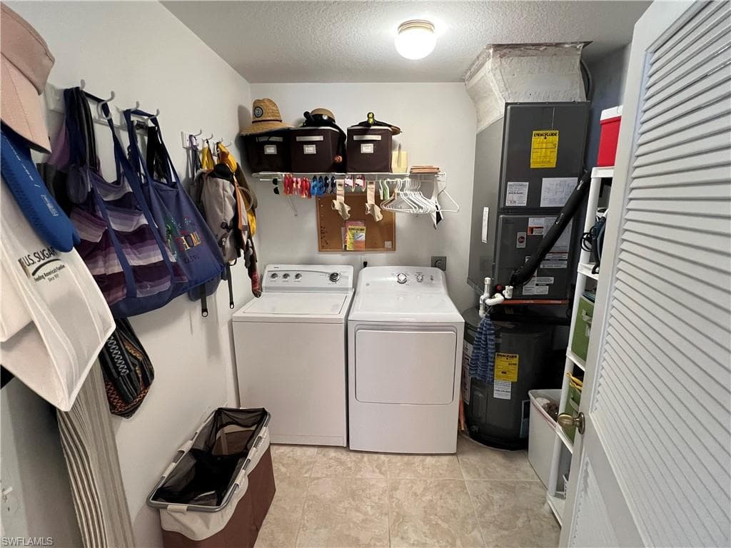 484 Belina Dr 6, Naples, FL 34104-21