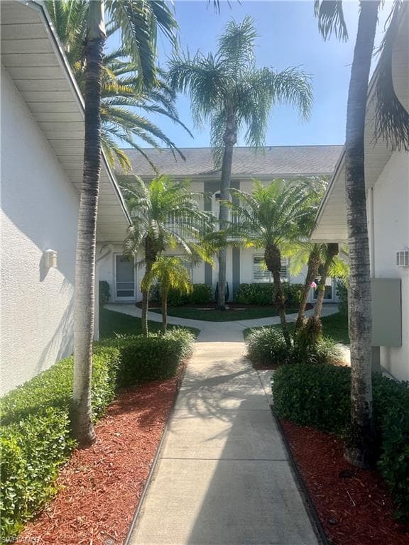 484 Belina Dr 6, Naples, FL 34104-1