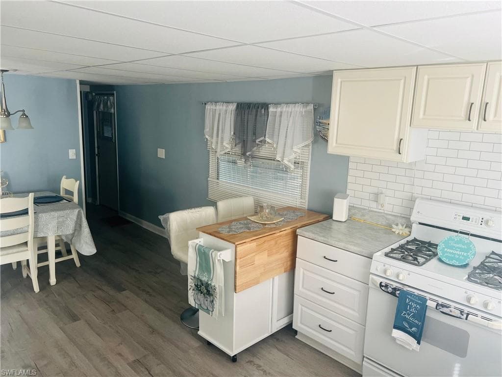 471 Palm Dr 310, Naples, FL 34114-13