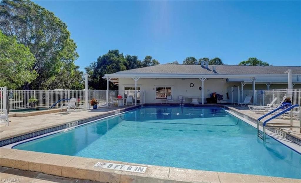 471 Palm Dr 310, Naples, FL 34114-15