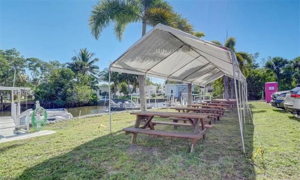 471 Palm Dr 310, Naples, FL 34114-16