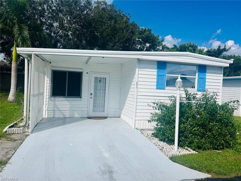 471 Palm Dr 310, Naples, FL 34114-1