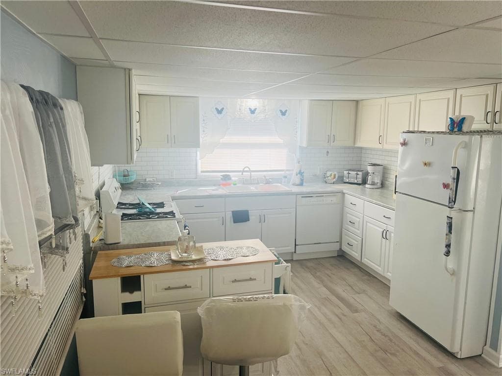 471 Palm Dr 310, Naples, FL 34114-2