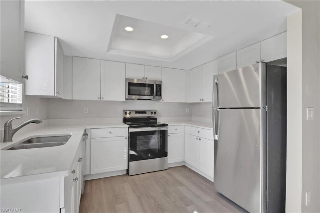 1402 3rd Ave, Cape Coral, FL 33909-8