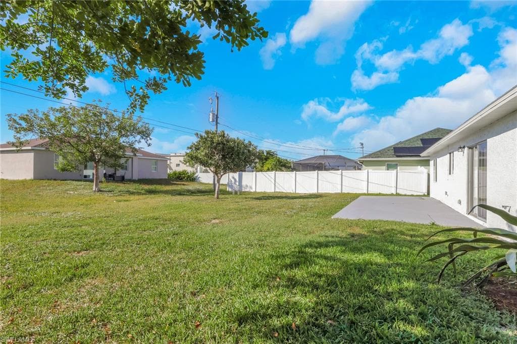 1402 3rd Ave, Cape Coral, FL 33909-21
