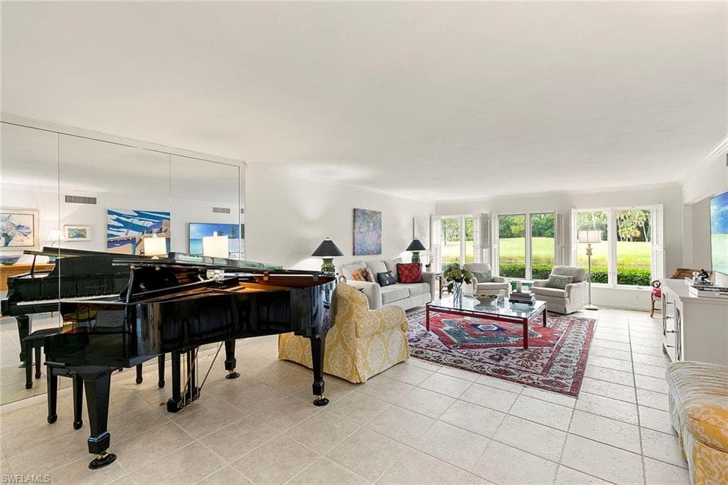 112 Wilderness Dr 123, Naples, FL 34105-8