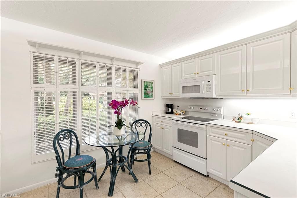 112 Wilderness Dr 123, Naples, FL 34105-12