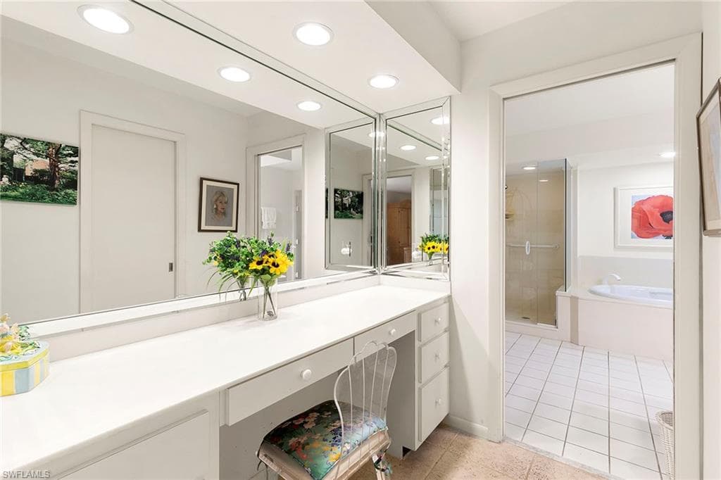 112 Wilderness Dr 123, Naples, FL 34105-16