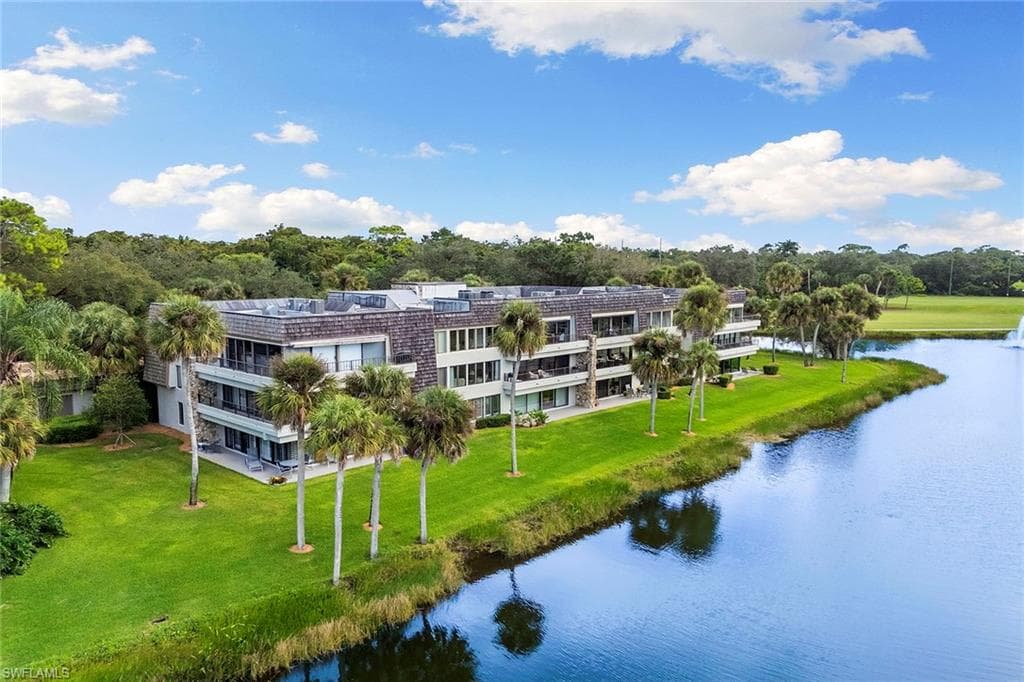 112 Wilderness Dr 123, Naples, FL 34105-37