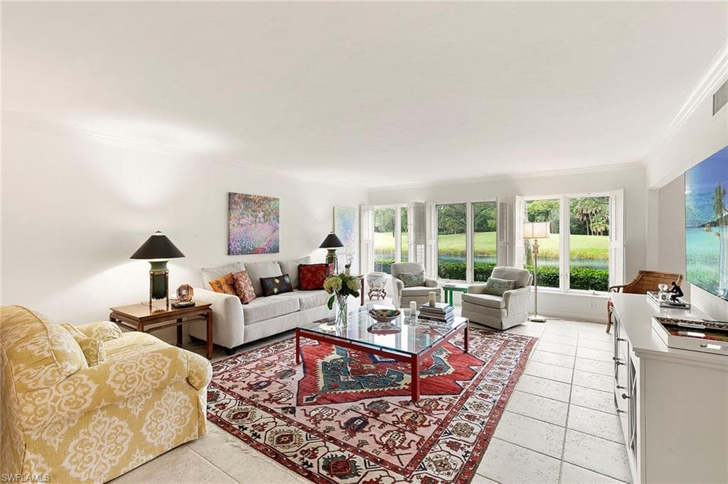 112 Wilderness Dr 123, Naples, FL 34105-7