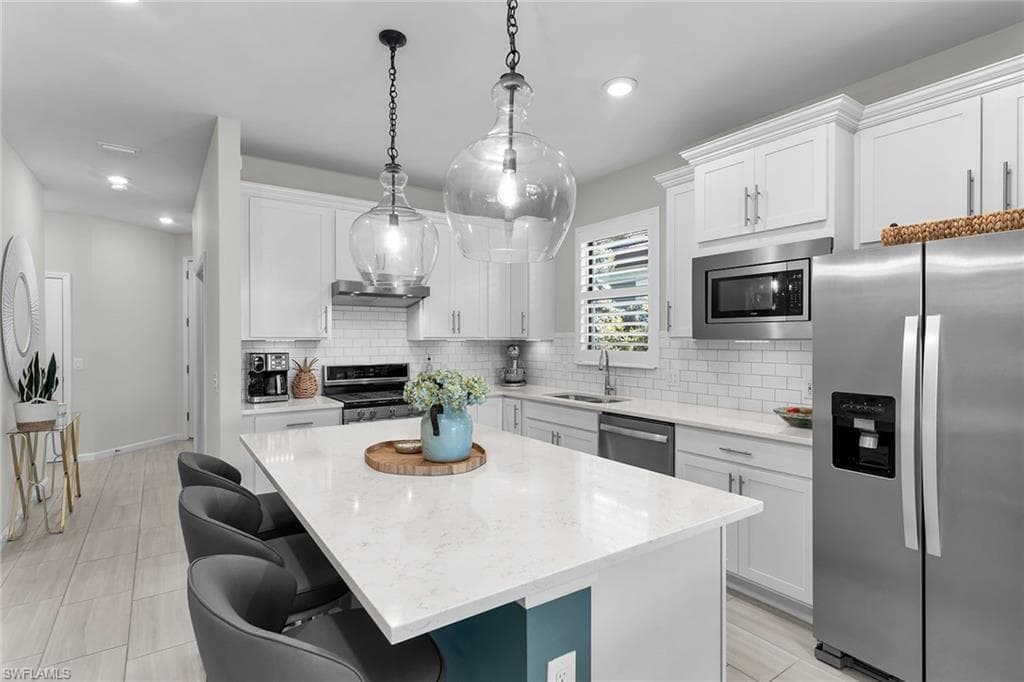 2191 Yellowfin Cir, Naples, FL 34114-4