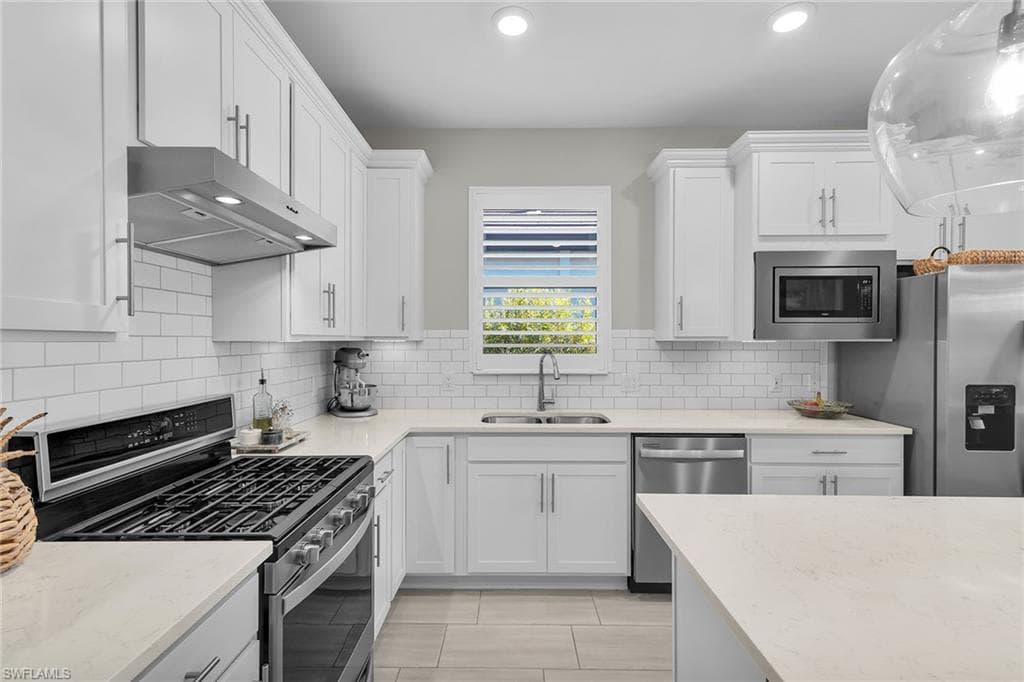 2191 Yellowfin Cir, Naples, FL 34114-5