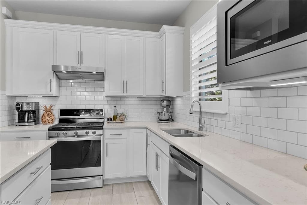 2191 Yellowfin Cir, Naples, FL 34114-6