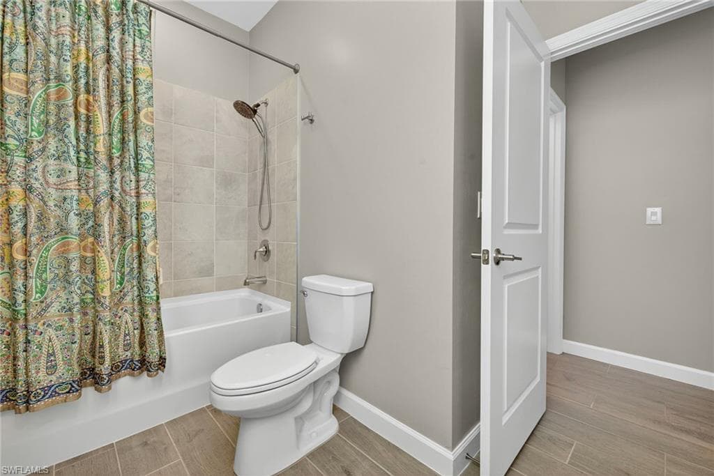 13826 Hunter Oak Dr, Fort Myers, FL 33913-26