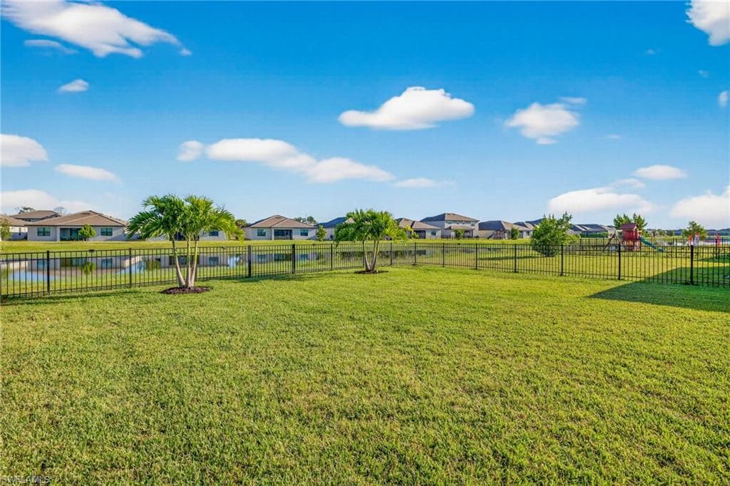 13826 Hunter Oak Dr, Fort Myers, FL 33913-32