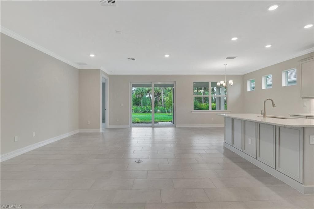 335 Tamarindo Ln, Naples, FL 34114-10