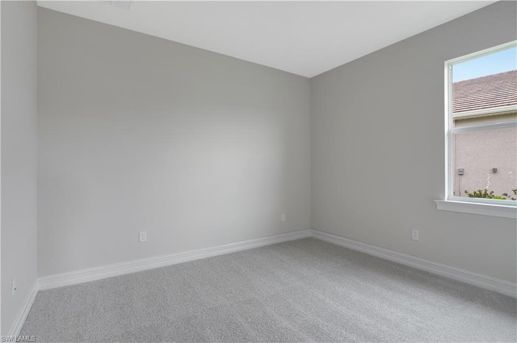 335 Tamarindo Ln, Naples, FL 34114-17